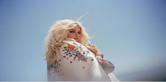 Kesha_Praying